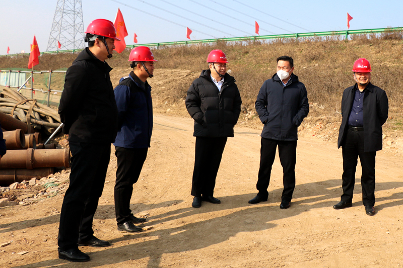 公司党委书记、董事长钱申春调研S247（围乌路）改建工程四期项目建设 (2)